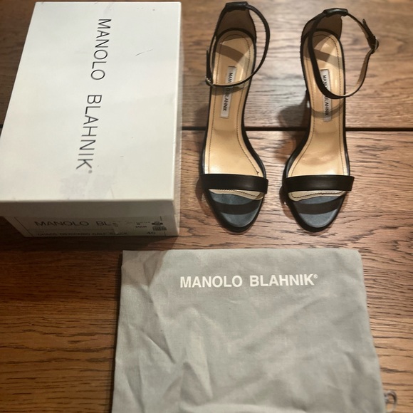 Manolo Blahnik Classic Black Heels chaos - Picture 2 of 5